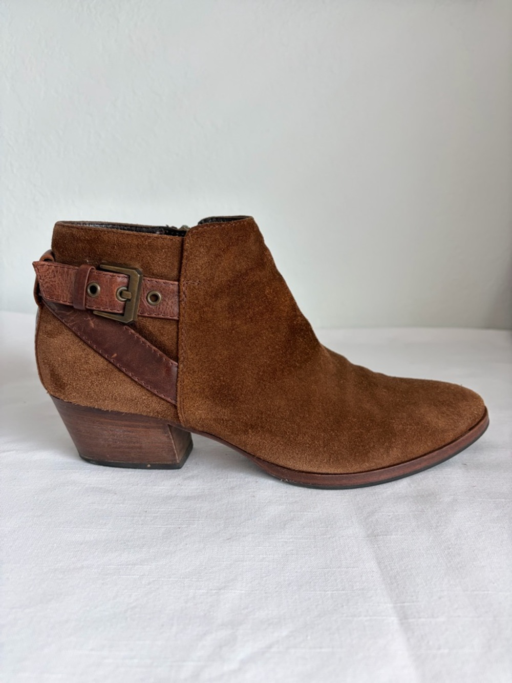 Aquatalia Farin Brushed Oil Weatherproof Brown Chestnut Suede Ankle Boots